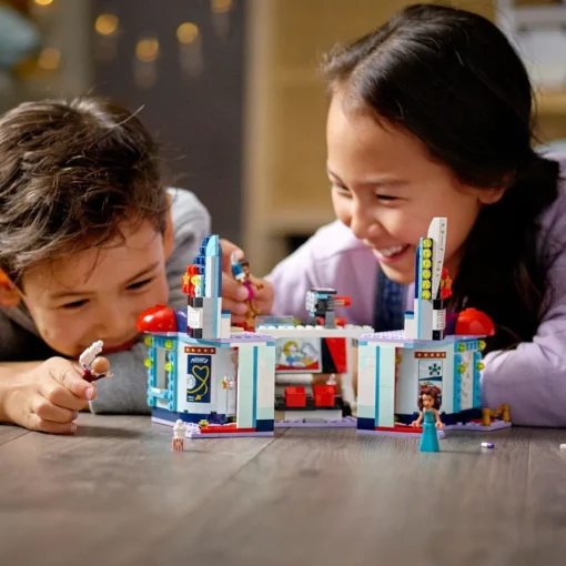 LEGO Juego De Construccion Cine De Heartlake City Con Mini Munecas Friends* Puzzles Y Construcciones