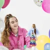 Barbie Muneca Morena Articulada Con Vestido Arcoiris, Accesorios De Moda Y Mascota Extra* Munecas Y Peluches